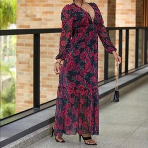 Beautiful floral dress. Made in Brazil.